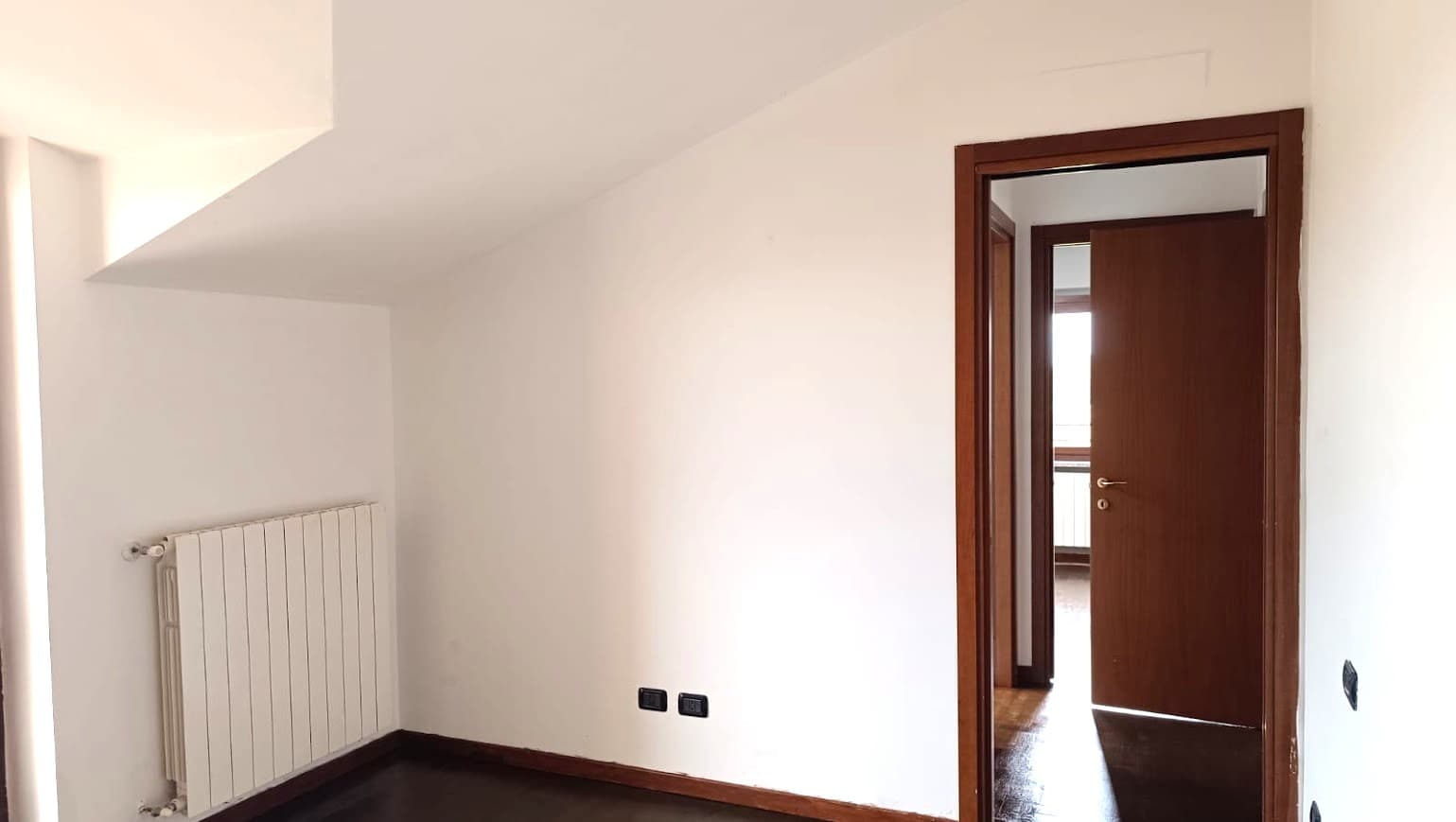 Trelocali completamente ristrutturato in mini palazzina - Immagine 4