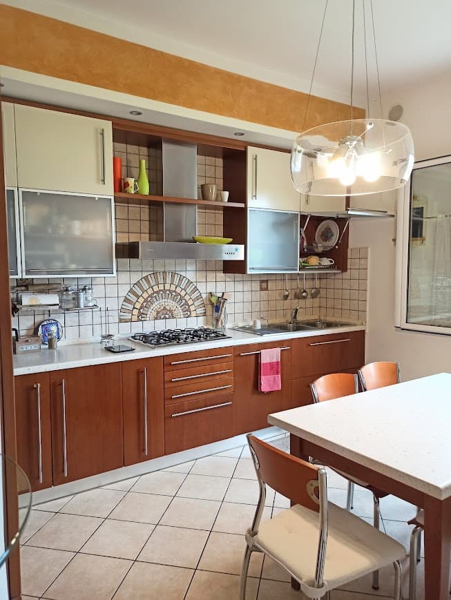 Bellissimo quattro locali indipendente - Immagine 5