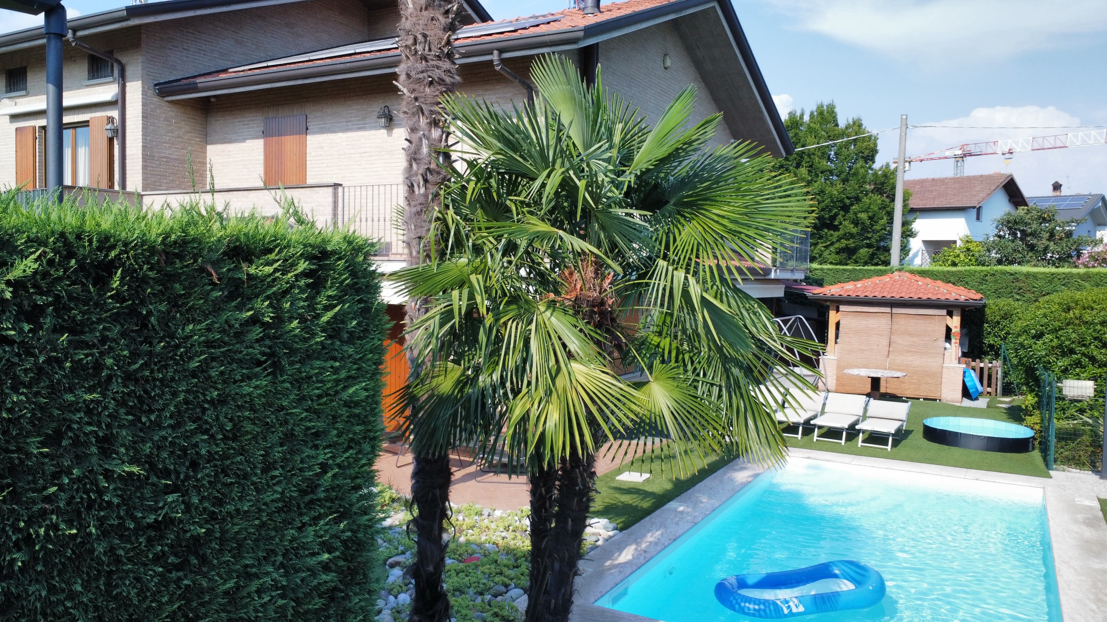 Villa con piscina - Immagine 2