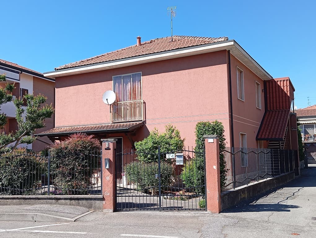 VILLA BIFAMILIARE IDEALE PER DUE FAMIGLIE